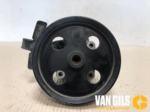 Used Power steering pump Volvo V70 (SW) 2.4 D5 20V Price € 60,00 Margin scheme offered by Van Gils Automotive