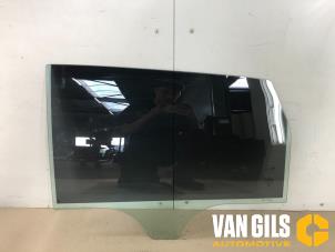 Used Rear door window 4-door, left Mercedes B (W246,242) 2.2 B-220 CDI BlueEFFICIENCY 16V Price on request offered by Van Gils Automotive