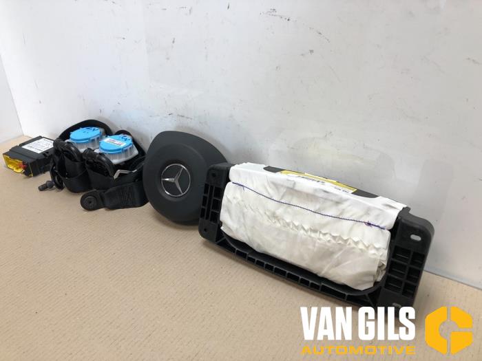 Airbag set + dashboard van een Mercedes-Benz B (W246,242) 2.2 B-220 CDI BlueEFFICIENCY 16V 2019