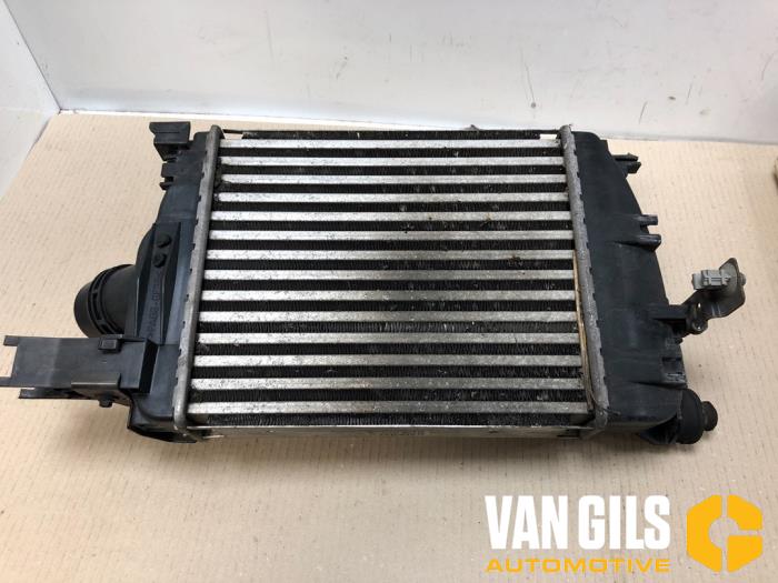 Intercooler from a Renault Clio IV (5R) 0.9 Energy TCE 90 12V 2017