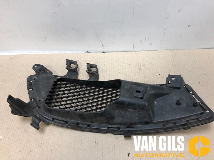 Front bumper, right-side component from a Mercedes-Benz A (W176) 2.0 A-45 AMG Turbo 16V 4-Matic 2015