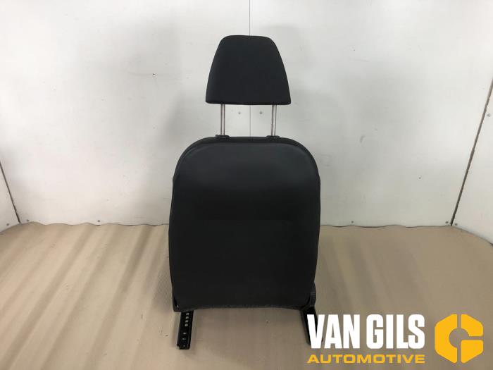Seat, right from a Volkswagen Golf VI (5K1) 1.6 2010