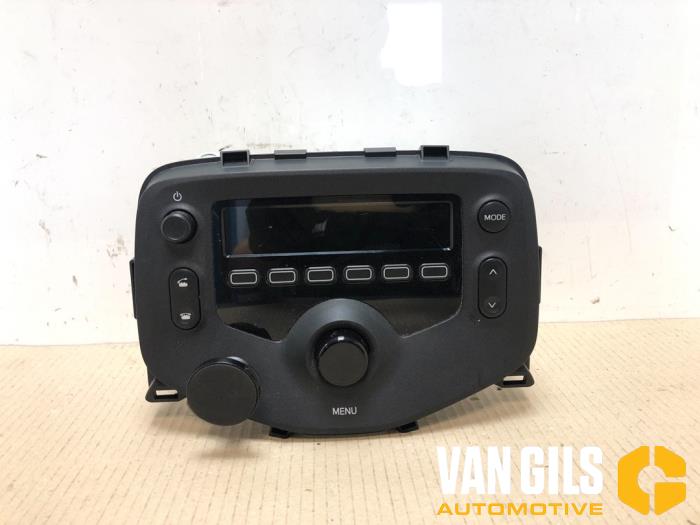 Radio from a Peugeot 108 1.0 12V 2016