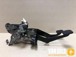 Used Brake pedal Peugeot 108 1.0 12V Price on request offered by Van Gils Automotive