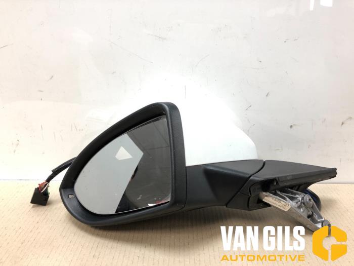 Wing mirror, left from a Volkswagen Golf VII (AUA) 1.2 TSI 16V 2018