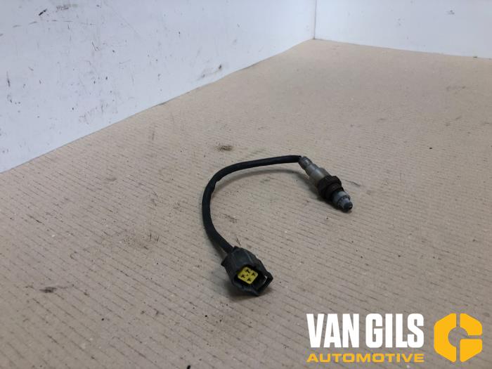 Lambda probe from a Mercedes-Benz A (W176) 2.0 A-45 AMG Turbo 16V 4-Matic 2015
