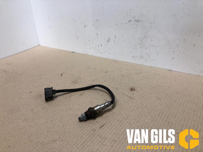 Lambda probe from a Mercedes-Benz A (W176) 2.0 A-45 AMG Turbo 16V 4-Matic 2015