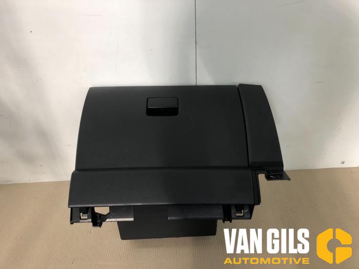 Gebrauchte Handschuhfach Mazda 5 (CR19) 1.8i 16V Preis auf Anfrage angeboten von Van Gils Automotive