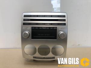 Usagé Radio/Lecteur CD Mazda 5 (CR19) 1.8i 16V Prix sur demande proposé par Van Gils Automotive