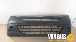Usados Parachoques Renault Kangoo/Grand Kangoo (KW) 1.6 16V Precio € 88,00 Norma de margen ofrecido por Van Gils Automotive