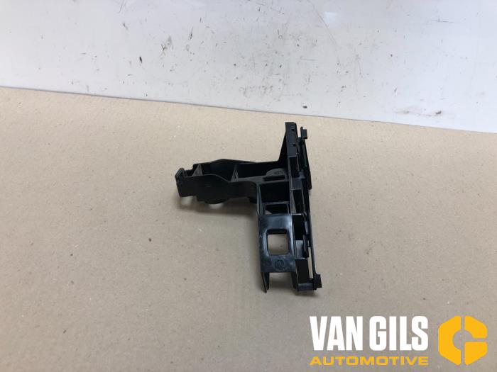 Usados Soporte de parachoques derecha detrás Volkswagen Golf VII (AUA) Precio € 36,30 IVA incluido ofrecido por Van Gils Automotive