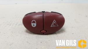 Used Panic lighting switch Peugeot 206 CC (2D) 1.6 16V Price € 30,00 Margin scheme offered by Van Gils Automotive