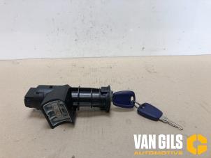 Gebrauchte Zündschloss + Schlüssel Fiat Punto II (188) 1.2 60 S Preis € 60,00 Margenregelung angeboten von Van Gils Automotive