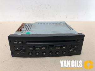 Used Radio CD player Peugeot 206 (2A/C/H/J/S) 1.4 XR,XS,XT,Gentry Price € 75,00 Margin scheme offered by Van Gils Automotive