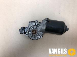 Used Front wiper motor Toyota Yaris Verso (P2) 1.3 16V Price € 50,00 Margin scheme offered by Van Gils Automotive