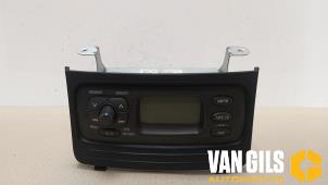 Używane Radio Toyota Yaris Verso (P2) 1.3 16V Cena € 75,00 Procedura marży oferowane przez Van Gils Automotive