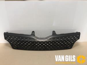 Used Grille Toyota Yaris Verso (P2) 1.3 16V Price € 40,00 Margin scheme offered by Van Gils Automotive