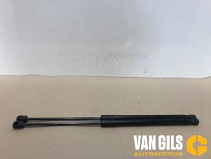 Usagé Kit amortisseur gaz hayon Volkswagen Polo V (6R) 1.4 16V Prix € 36,30 Prix TTC proposé par Van Gils Automotive