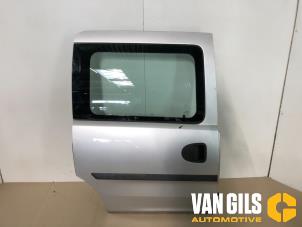 Używane Drzwi przesuwne prawe Opel Combo (Corsa C) 1.3 CDTI 16V Cena € 150,00 Procedura marży oferowane przez Van Gils Automotive