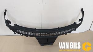 Used Cowl top grille Smart Fortwo Coupé (451.3) 1.0 52kW,Micro Hybrid Drive Price on request offered by Van Gils Automotive