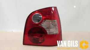 Usados Luz trasera derecha Volkswagen Polo IV (9N1/2/3) 1.2 12V Precio € 45,00 Norma de margen ofrecido por Van Gils Automotive