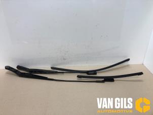 Used Set of wiper blades Volkswagen Up! (121) 1.0 12V 75 Price on request offered by Van Gils Automotive