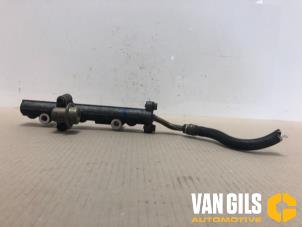 Used Fuel injector nozzle Daihatsu Cuore (L251/271/276) 1.0 12V DVVT Price € 50,00 Margin scheme offered by Van Gils Automotive