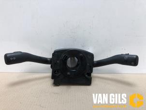 Usados Interruptor combinado columna de dirección Audi A2 (8Z0) 1.4 16V Precio € 50,00 Norma de margen ofrecido por Van Gils Automotive