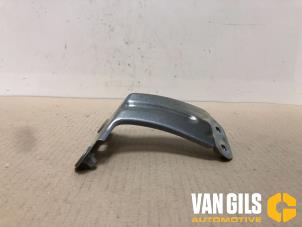 Used Front left screen carrier Volkswagen Golf VII (AUA) Price € 36,29 Inclusive VAT offered by Van Gils Automotive