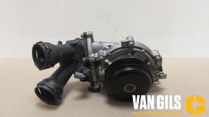 Usados Bomba de agua Mercedes Vito Precio de solicitud ofrecido por Van Gils Automotive