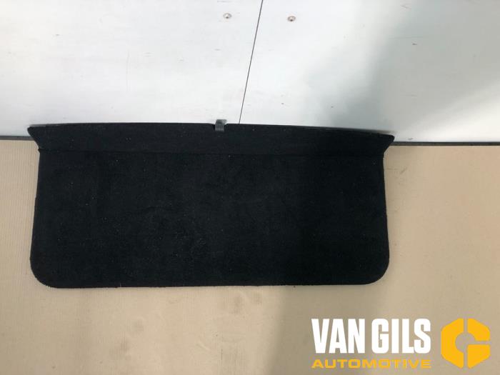 Plaque sol coffre d'un Tesla Model S 100D 2018