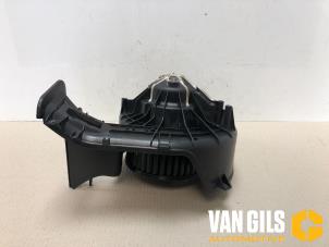 Usagé Ventilateur chauffage Opel Vectra C 1.8 16V Prix € 45,00 Règlement à la marge proposé par Van Gils Automotive