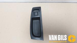 Usagé Commutateur vitre électrique Volkswagen Fox (5Z) 1.4 16V Prix € 30,00 Règlement à la marge proposé par Van Gils Automotive