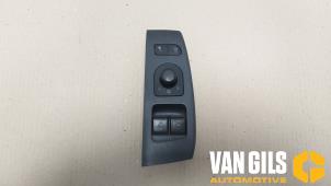 Używane Przelacznik elektrycznej szyby Volkswagen Fox (5Z) 1.4 16V Cena € 39,99 Procedura marży oferowane przez Van Gils Automotive