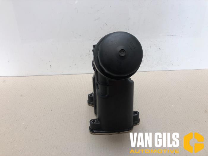 Oil filter housing from a BMW 3 serie Touring (E91) 320d 16V 2009