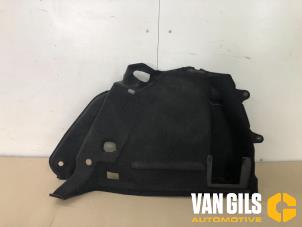 Używane Tapicerka pokrywy bagaznika prawa Volkswagen Golf VII (AUA) 2.0 GTI 16V Cena na żądanie oferowane przez Van Gils Automotive
