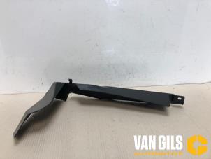 Begagnade Diverse Volkswagen Golf Sportsvan (AUVS) 1.6 TDI BlueMotion 16V Pris € 36,30 Inklusive moms erbjuds av Van Gils Automotive