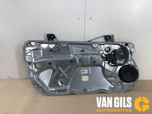 Usagé Mécanique vitre 2portes avant gauche Volkswagen Polo IV (9N1/2/3) 1.2 12V Prix € 50,00 Règlement à la marge proposé par Van Gils Automotive
