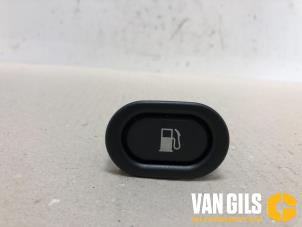 Used Tank cap cover switch Saab 9-5 (YS3E) 2.0t 16V Price € 30,00 Margin scheme offered by Van Gils Automotive
