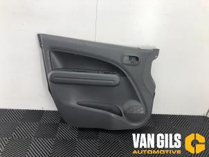 Używane Tapicerka drzwi lewych przednich wersja 4-drzwiowa Opel Agila (B) 1.2 16V Cena na żądanie oferowane przez Van Gils Automotive