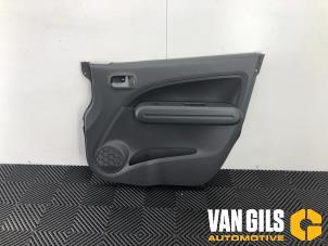 Używane Tapicerka drzwi prawych przednich wersja 4-drzwiowa Opel Agila (B) 1.2 16V Cena na żądanie oferowane przez Van Gils Automotive