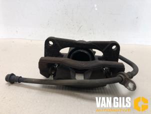 Gebrauchte Bremszange rechts vorne Opel Agila (B) 1.2 16V Preis auf Anfrage angeboten von Van Gils Automotive
