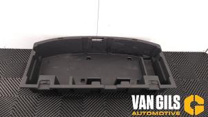 Usados Compartimiento de almacenamiento Opel Agila (B) 1.2 16V Precio de solicitud ofrecido por Van Gils Automotive