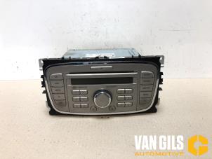 Używane Radioodtwarzacz CD Ford Transit Connect 1.8 TDCi 90 Cena na żądanie oferowane przez Van Gils Automotive