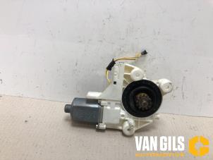Używane Silnik szyby drzwiowej Ford Focus 2 1.6 Ti-VCT 16V Cena € 45,00 Procedura marży oferowane przez Van Gils Automotive
