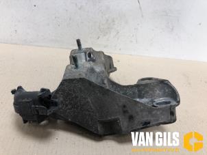 Used Engine mount Audi A4 (B7) 2.0 20V Price € 35,00 Margin scheme offered by Van Gils Automotive