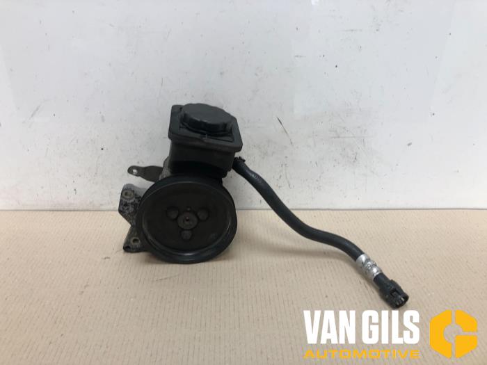 Begagnade Servostyrningspump BMW 7 serie (E65/E66/E67) 730d 24V Pris € 60,00 Marginaltabell erbjuds av Van Gils Automotive