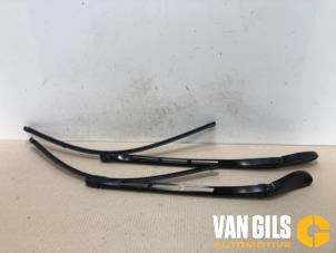 Used Set of wiper blades Audi A8 (D3) 3.0 TDI V6 24V Quattro Price on request offered by Van Gils Automotive