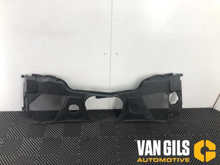 Used Engine cover Audi A8 (D3) 3.0 TDI V6 24V Quattro Price € 50,00 Margin scheme offered by Van Gils Automotive