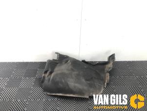 Begagnade Isolering, hjulhus Audi A8 (D3) 3.0 TDI V6 24V Quattro Pris € 40,00 Marginaltabell erbjuds av Van Gils Automotive
